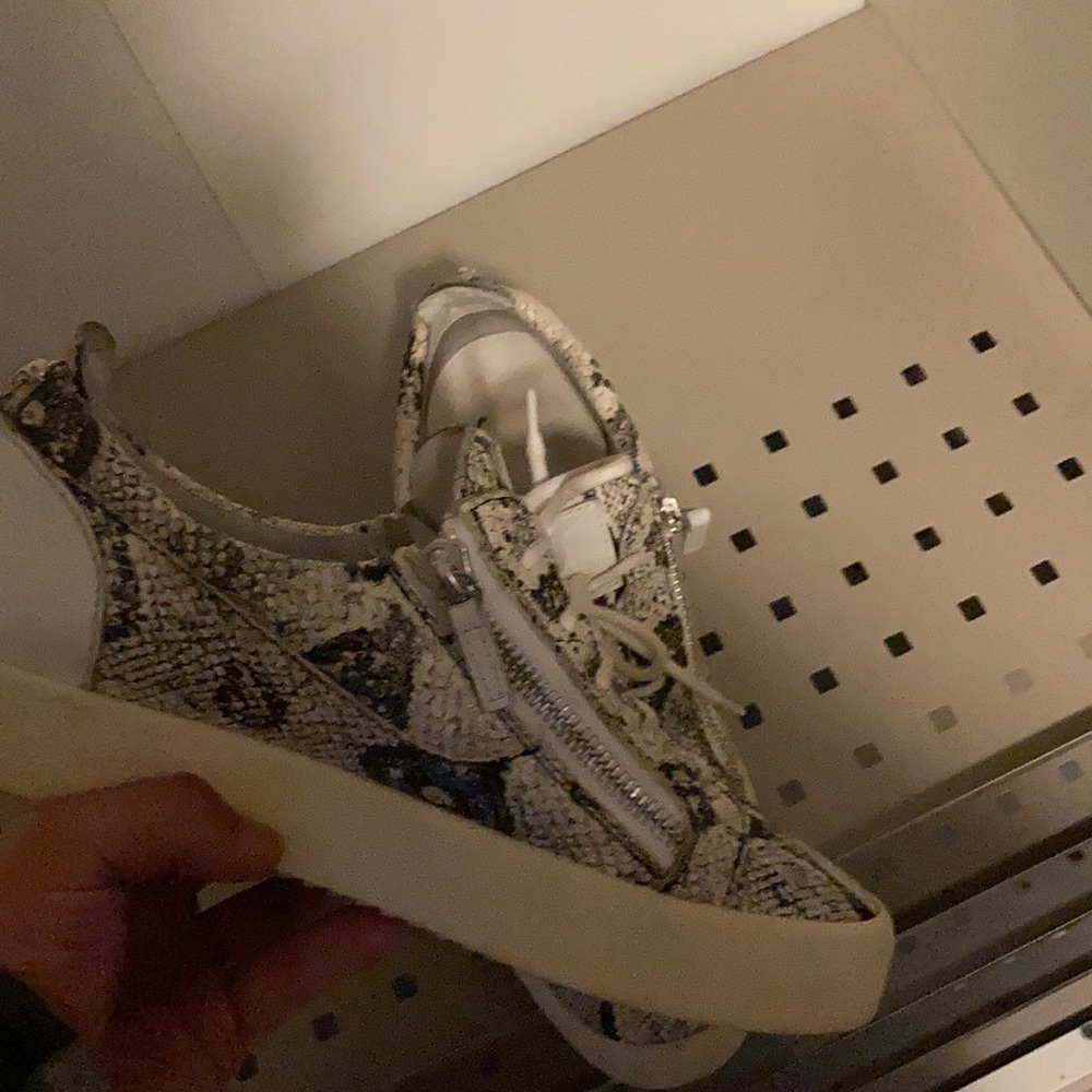 Shoes - Picture 4 of 4